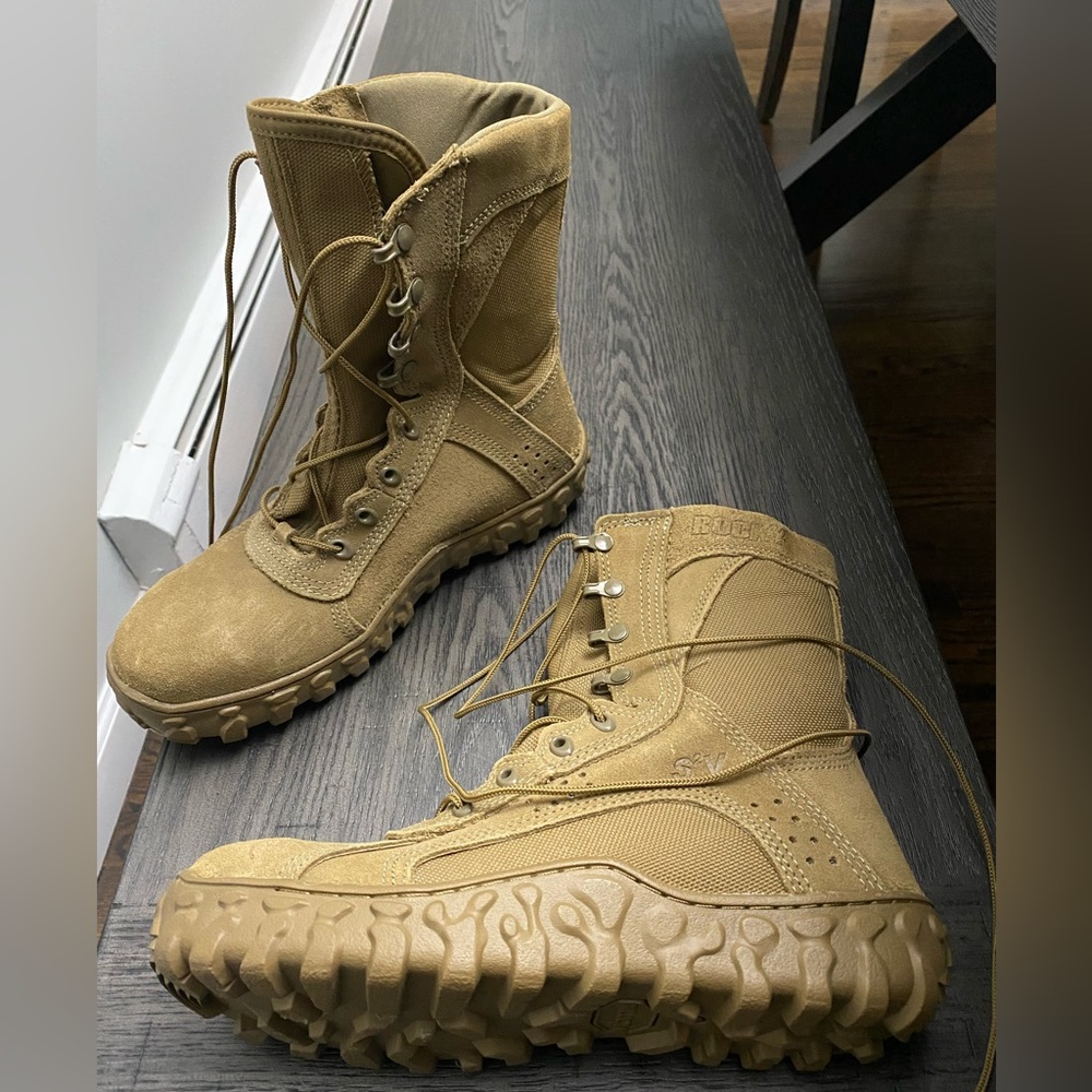 Rocky S2V predator steel toe military boots.